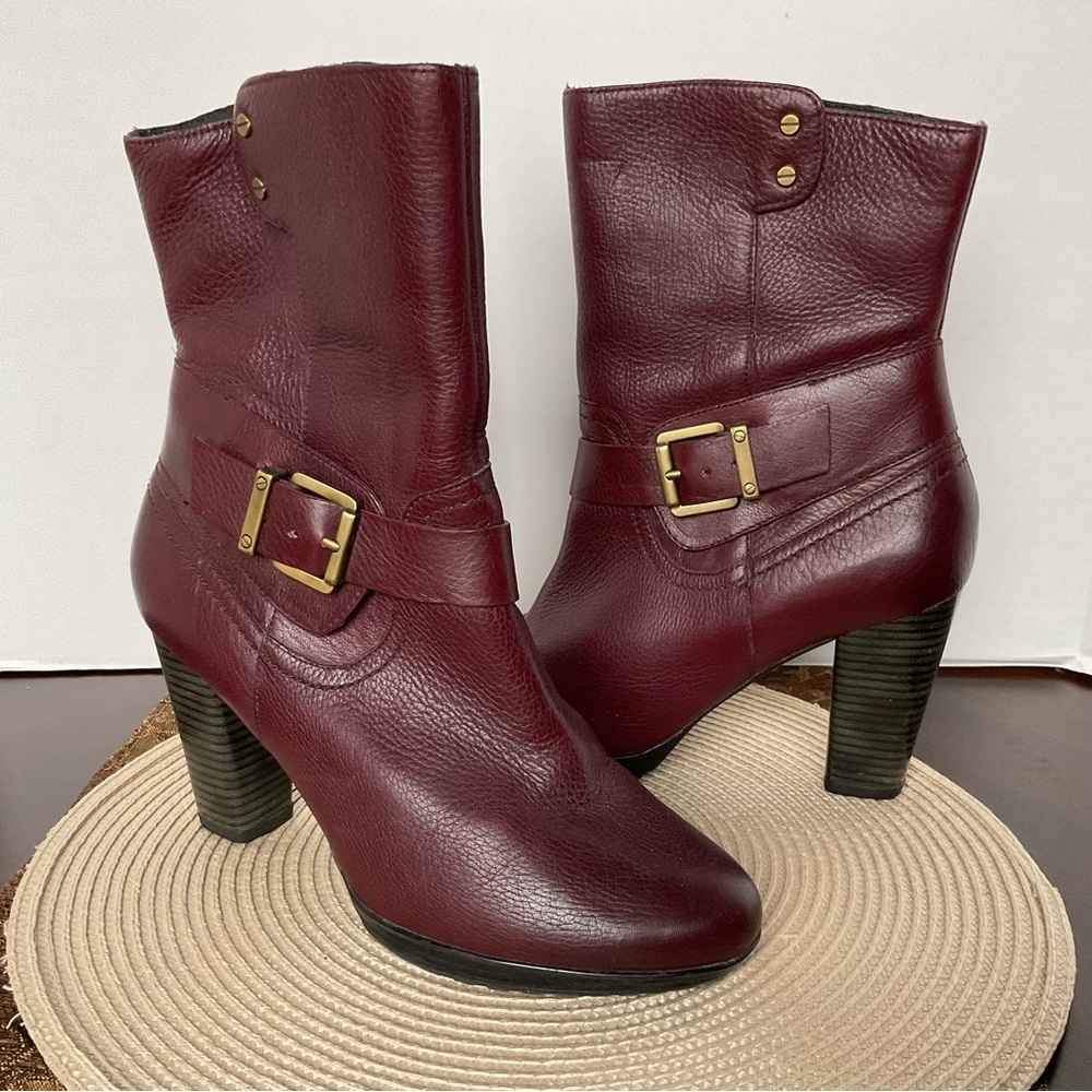 ❤️Clarks Reddish Brown Leather Size 9M ~{10”Tall Ankle Booties} w/3.25”platform